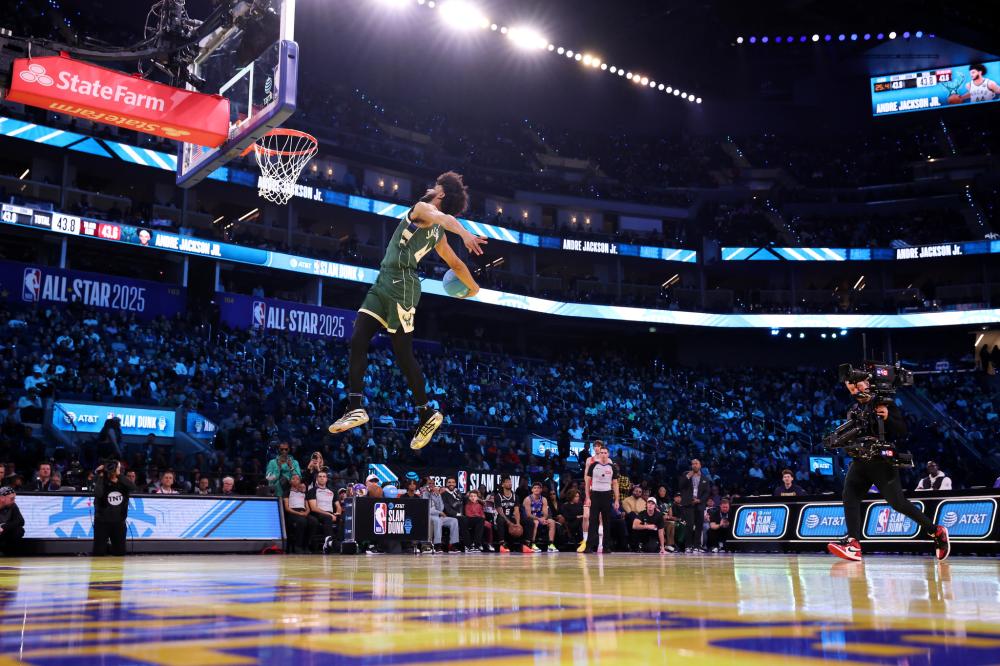 表现使得他 表现使得他